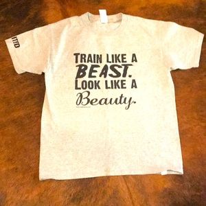 Gildan t-shirt It is a youth large